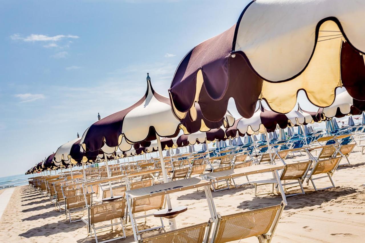 Hotel Blues Cervia Esterno foto
