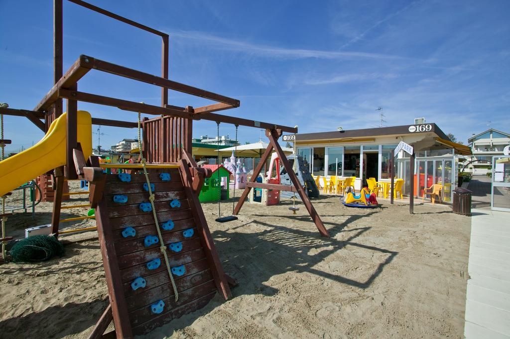 Hotel Blues Cervia Esterno foto