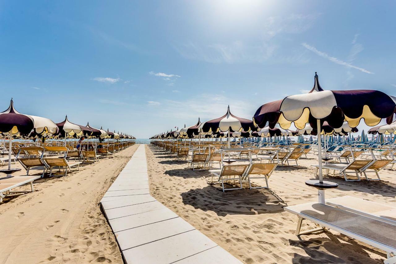 Hotel Blues Cervia Esterno foto