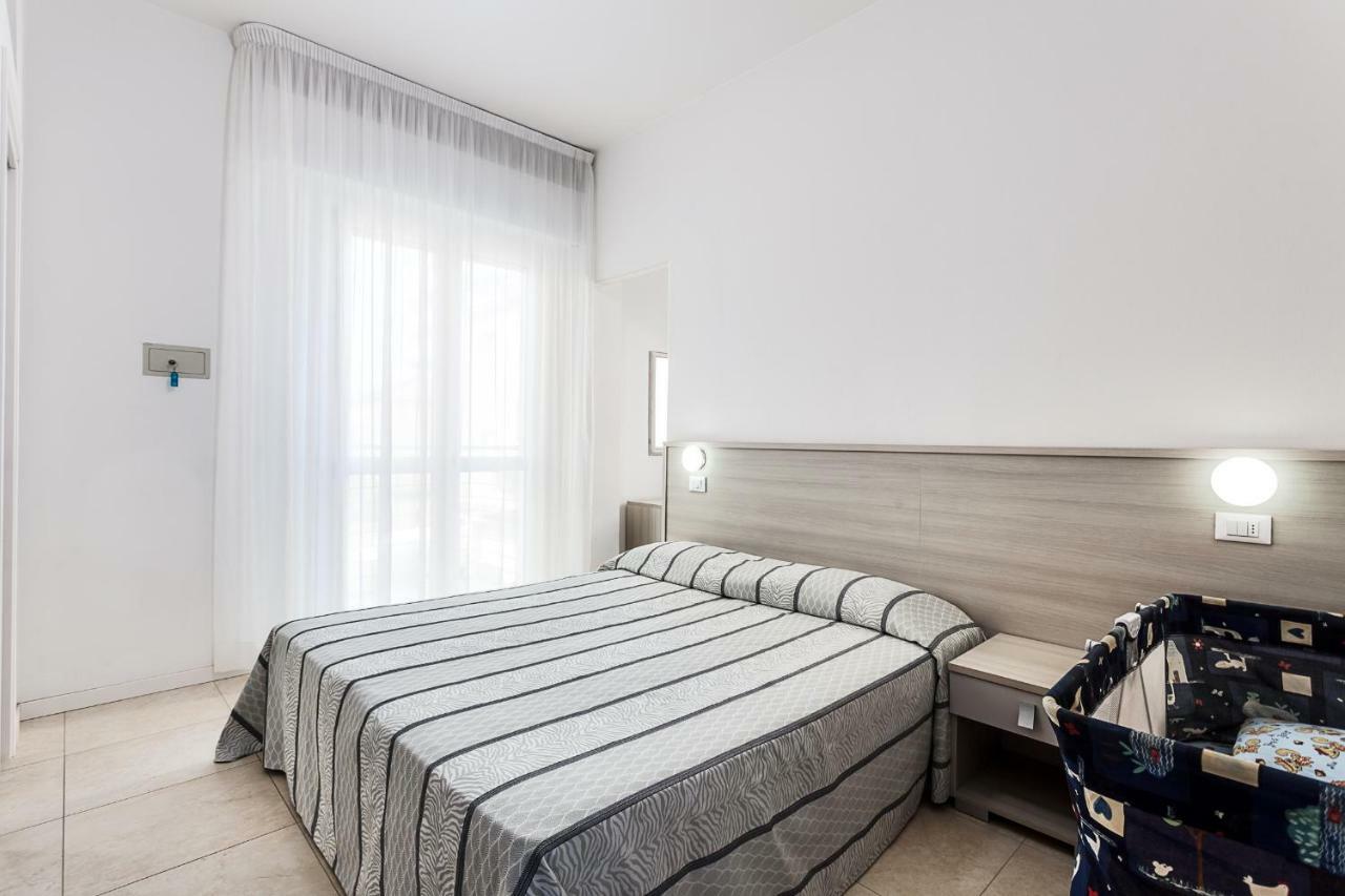 Hotel Blues Cervia Esterno foto