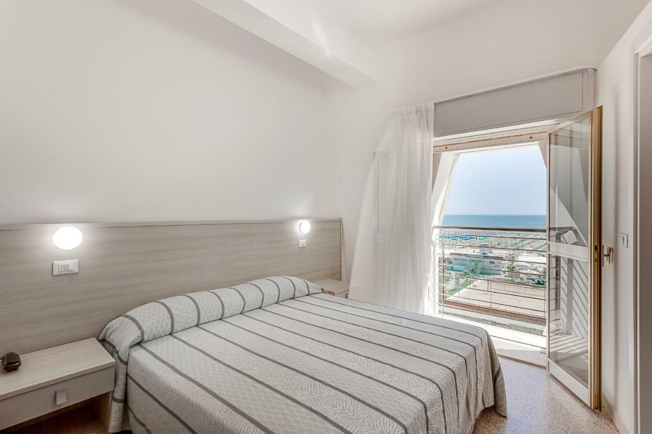 Hotel Blues Cervia Esterno foto