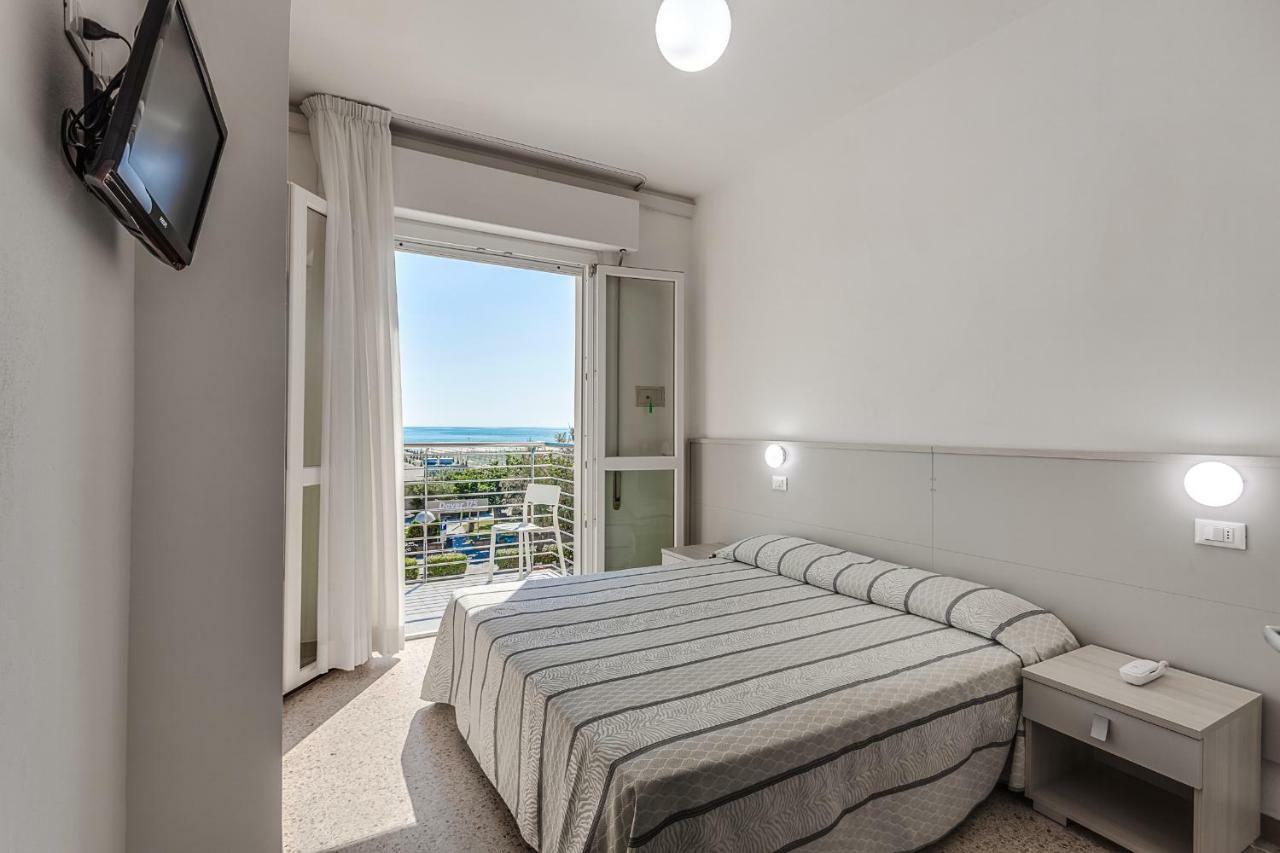 Hotel Blues Cervia Esterno foto